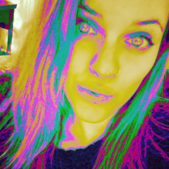 Meet your Posher, Kelsey - Picture 1 of 1